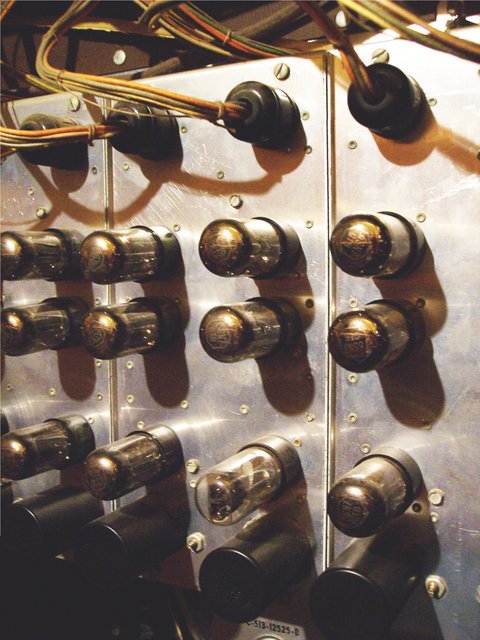 Baldwin Electronic Organ Model 45HP2, tone generator closeup