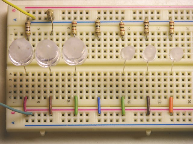 10mm and 5mm LEDs on breadboard