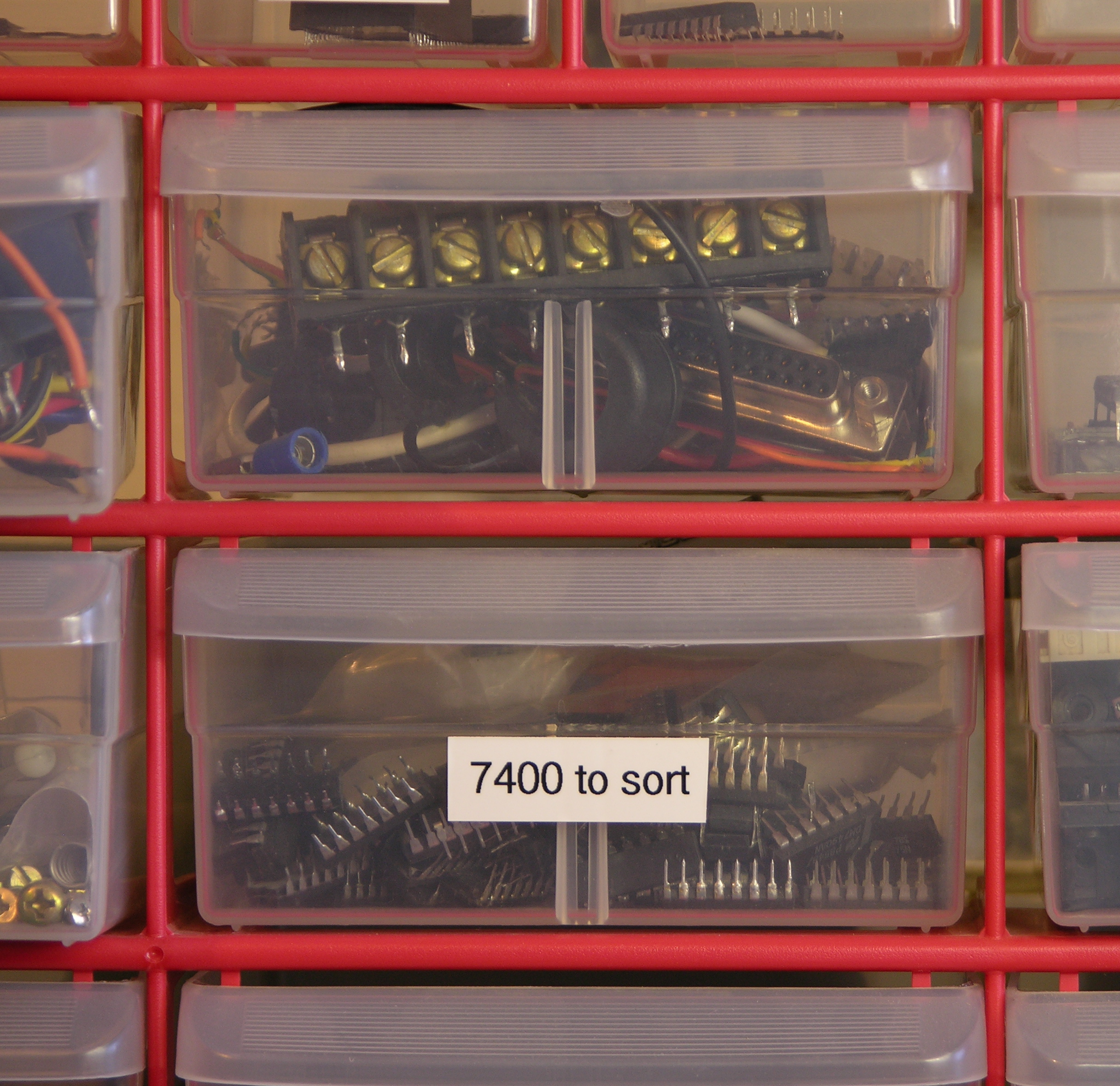 How to Sort and Store Salvaged Electronic Parts « Keith's