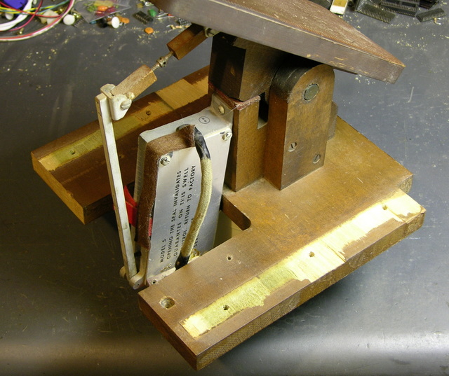 Baldwin Model 5 organ swell pedal, mechanism