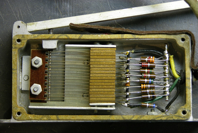 Baldwin Model 5 organ swell pedal, electronics mechanism