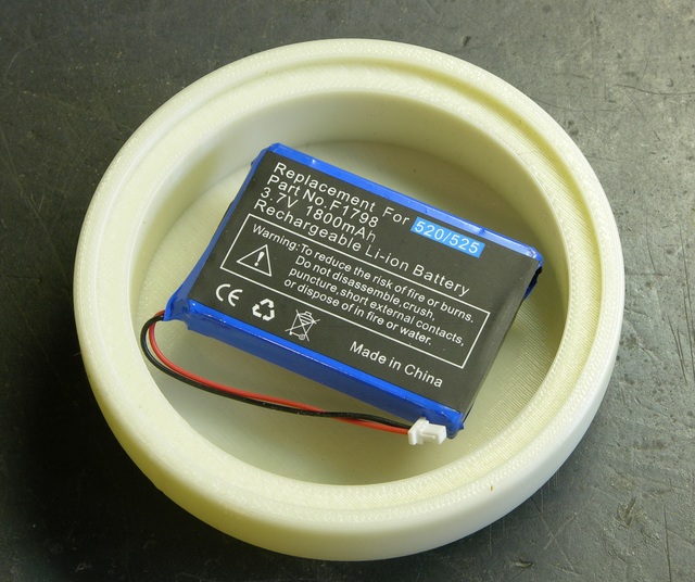 ABS puck case prototype with HP Jornado Li-ion battery