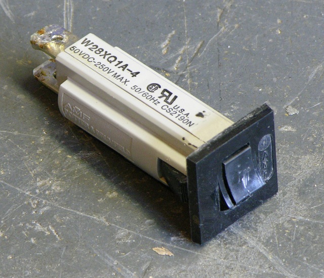 4A W28XQ1A-4 circuit breaker