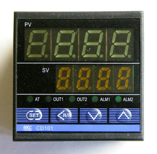 PID controller front panel