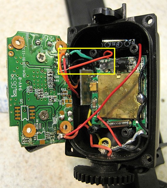 Wireless backup camera with transmitter power wire disconnected