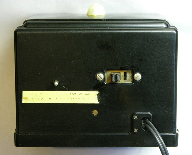 Vintage electromechanical metronome, rear