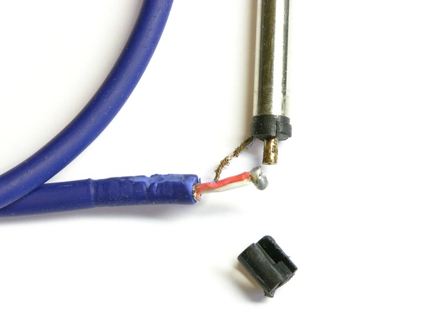 Broken solder joint on audio patch cord