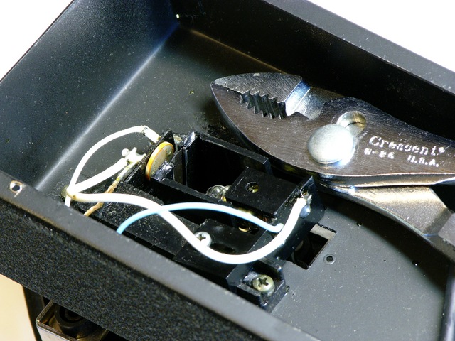 Crumar T1 organ swell pedal photoresistor enclosure