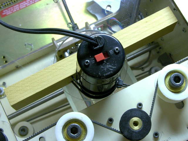 Handy grinder mounted in MakerBot CupCake
