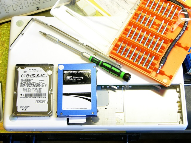 MacBook with dead hard drive and new solid state drive