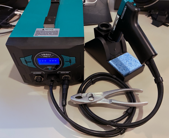Yihua 948D III solder rework station