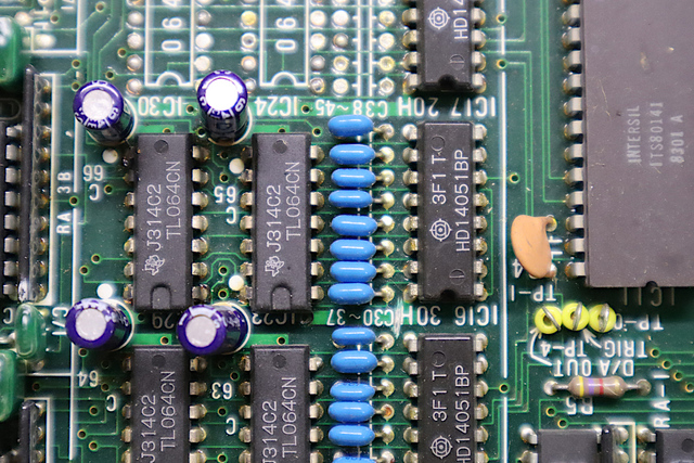 Roland Jupiter 6 voice module PCB, analog muxes and op-amp buffers