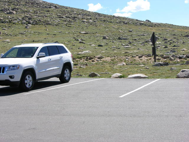 Rocky Mountain National Park: Forest Canyon overlook parking