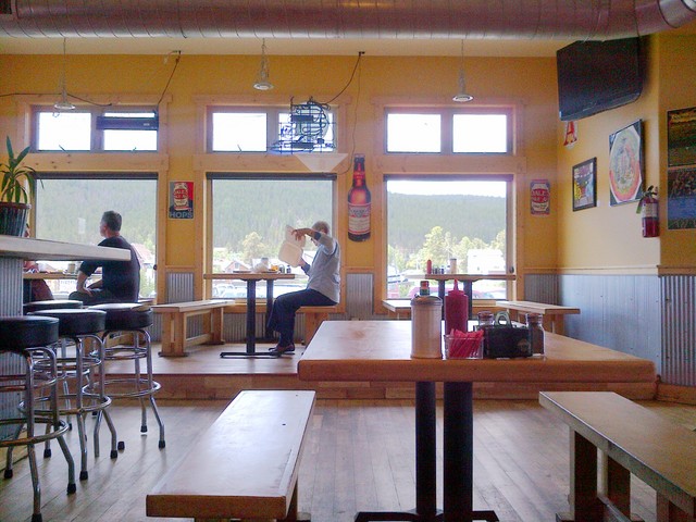Nederland, Colorado Whistler's Cafe: windows
