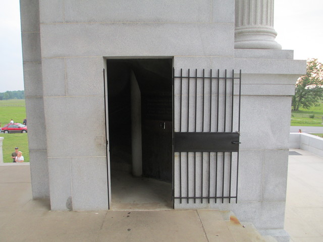 Pennsylvania State Memorial tower entrance