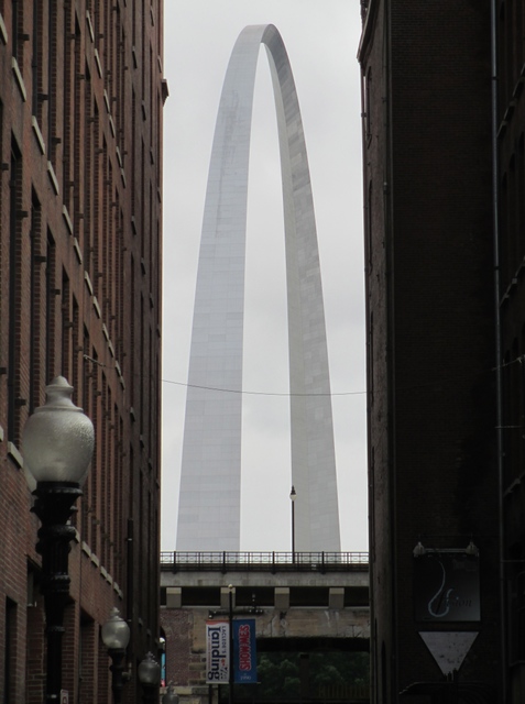 St. Louis Arch between buildings